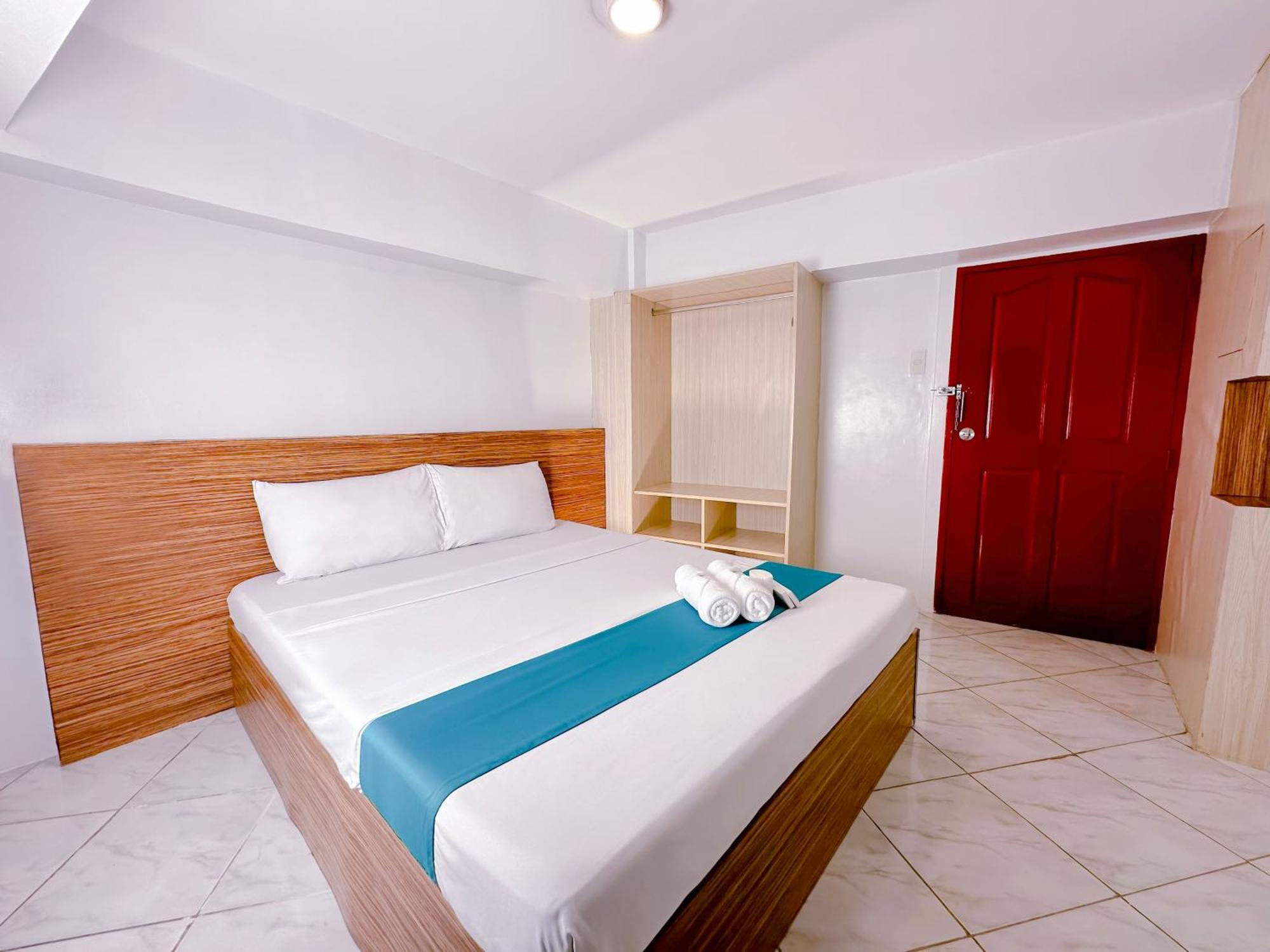 Circuit Hostel Makati City Exteriör bild